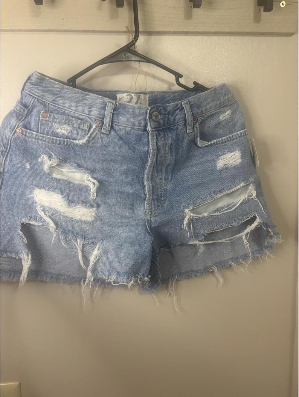 We The Free Distressed Denim Shorts Size 27
